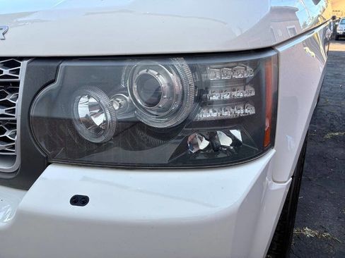 Used 2010 Land Rover Range Rover HSE LUX image 22