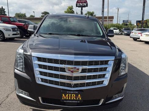 Used 2018 Cadillac Escalade ESV Premium Luxury AWD/4WD image 56