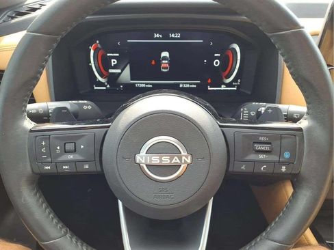 Used 2023 Nissan Rogue Platinum FWD image 13