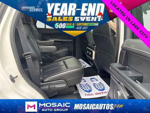 Used 2024 Ford Expedition XLT image 12