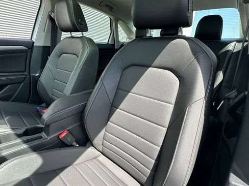 Used 2024 Volkswagen Jetta SE w/ Panoramic Sunroof Package FWD image 27