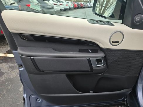 Used 2023 Land Rover Discovery S R-Dynamic AWD/4WD image 17