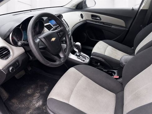Used 2011 Chevrolet Cruze LS w/ Connectivity Package FWD image 8
