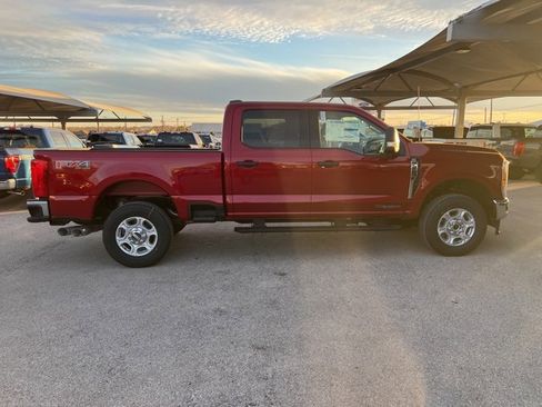 New 2025 Ford F250 XLT w/ FX4 Off-Road Package image 9
