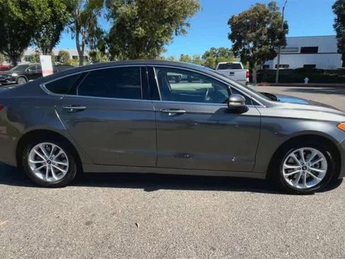 Used 2020 Ford Fusion Energi Titanium image 9