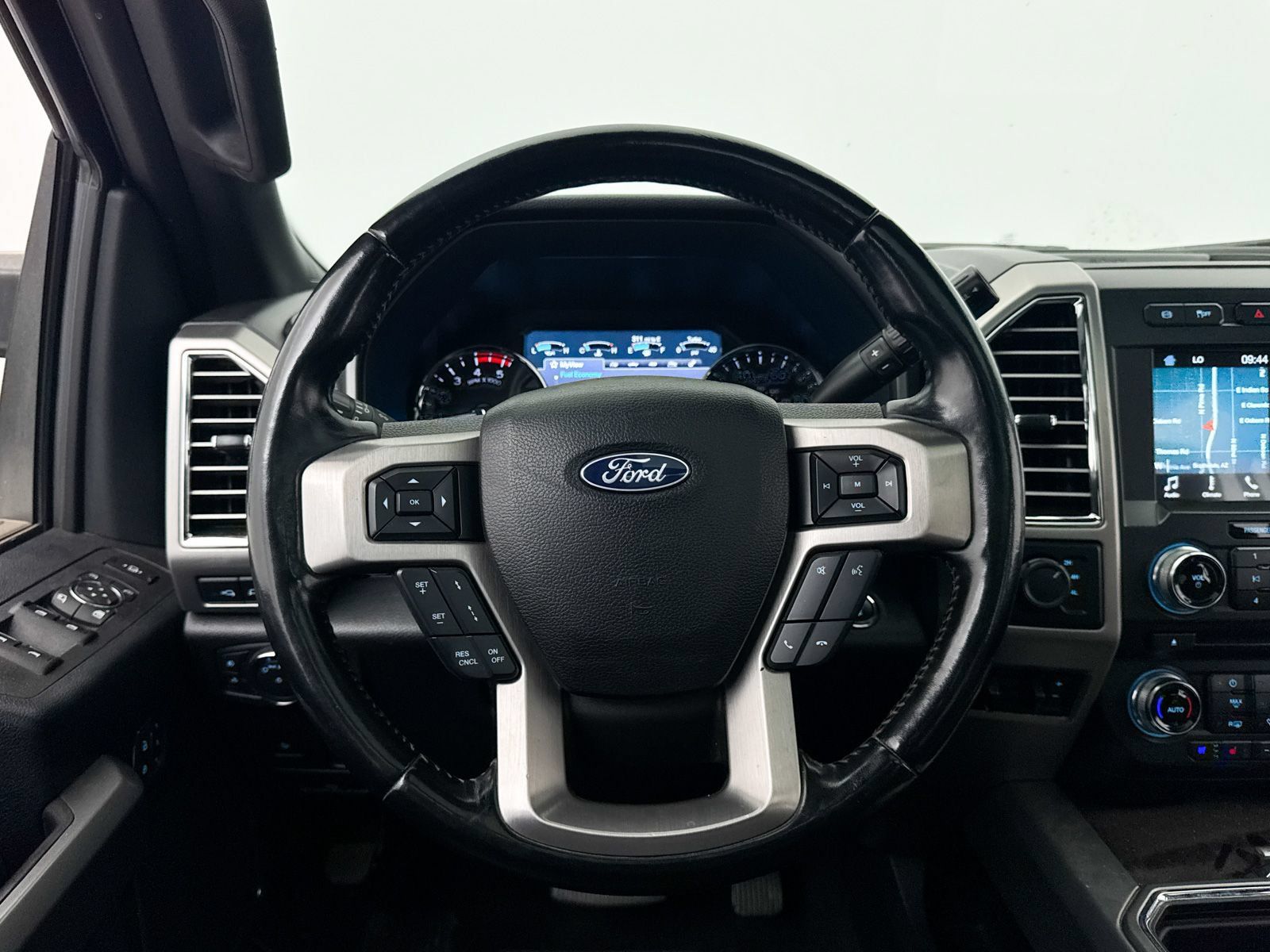 Used 2018 Ford F250 Platinum w/ Platinum Ultimate Package AWD/4WD image 28