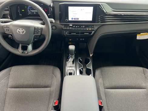 Used 2025 Toyota Camry LE w/ Convenience Package AWD/4WD image 10