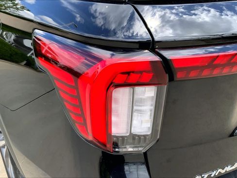 Used 2025 Ford Explorer Platinum w/ Ultimate Package AWD/4WD image 28