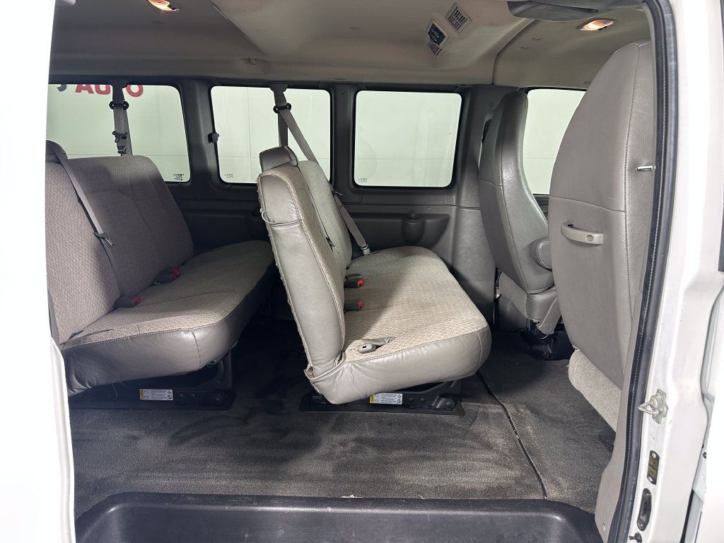 Used 2015 Chevrolet Express 3500 LT w/ LT Preferred Equipment Group RWD image 9