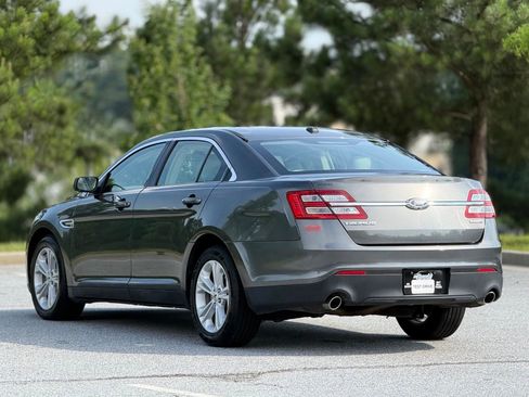 Used 2016 Ford Taurus SE FWD image 10