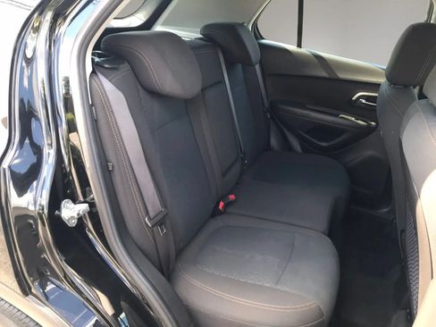 Used 2020 Chevrolet Trax LS FWD image 41
