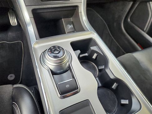 Used 2022 Ford Edge ST image 17