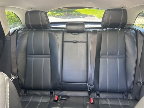 Used 2018 Land Rover Range Rover Velar S AWD/4WD image 17