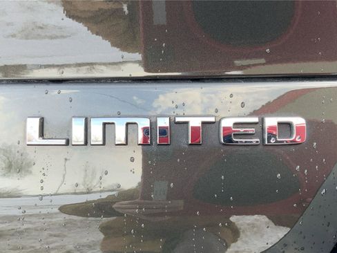 Used 2023 Jeep Grand Cherokee L Limited w/ Luxury Tech Group II AWD/4WD image 24