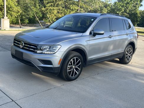 Used 2021 Volkswagen Tiguan SE FWD image 4