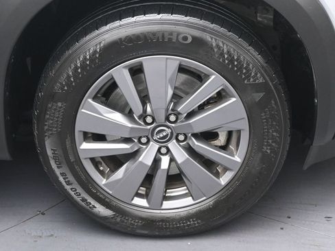 Used 2025 Nissan Pathfinder SV AWD/4WD image 9