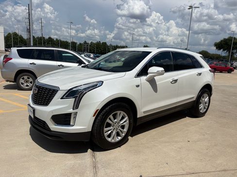 Used 2021 Cadillac XT5 Luxury w/ LPO, Floor Liner Package FWD image 4