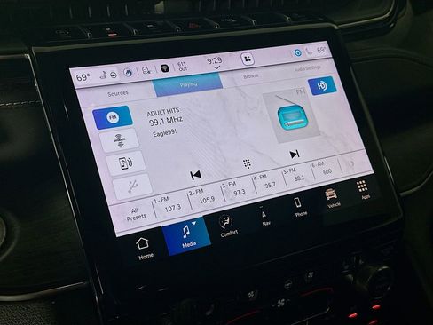 Certified 2023 Jeep Grand Cherokee Overland image 24