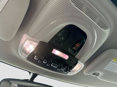 Used 2019 MINI Cooper 4-Door Hardtop image 25