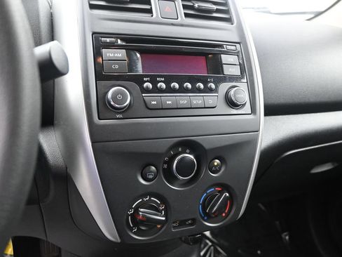 Used 2015 Nissan Versa SV FWD image 21