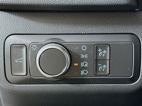 Used 2022 Ford Escape SE w/ SE Sport Appearance Package image 17