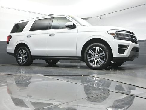 Used 2024 Ford Expedition Limited image 41