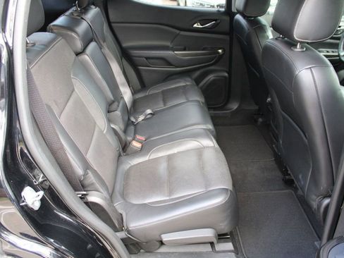 Used 2017 GMC Acadia SLT image 16