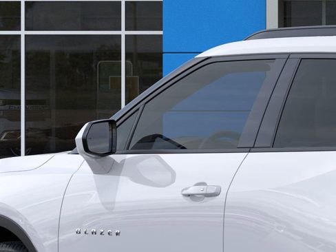 Used 2026 Chevrolet Blazer LT w/ Convenience Package image 12