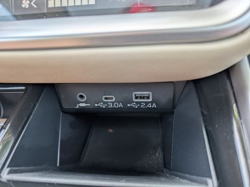 Used 2025 Subaru Outback Limited w/ Popular Package #2 AWD/4WD image 33