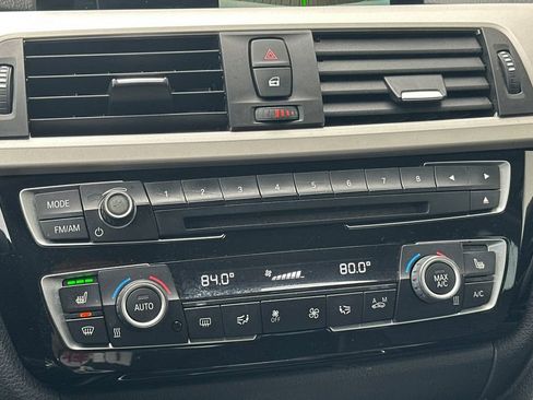 Used 2017 BMW 320i Sedan image 19