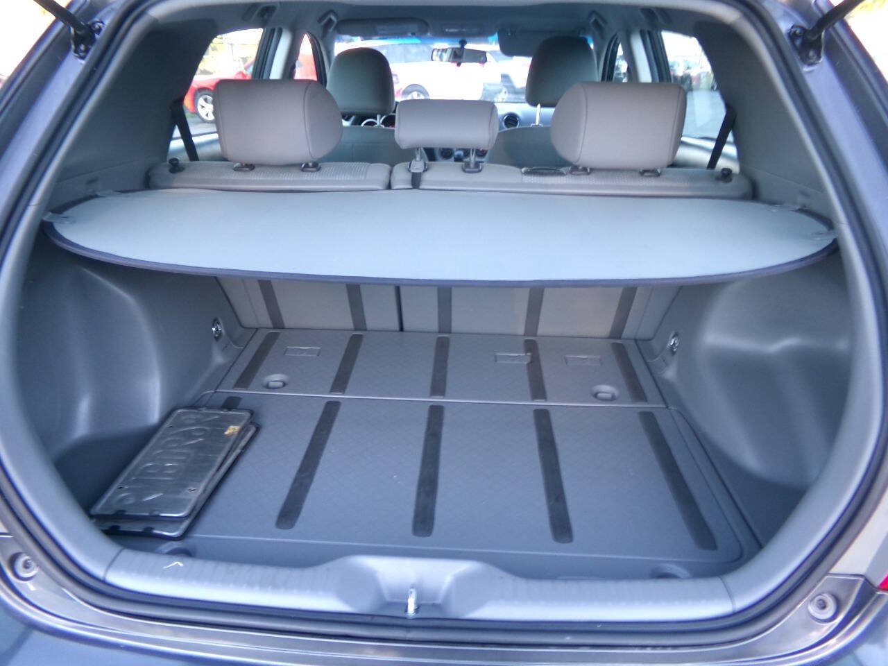 Used 2010 Toyota Matrix w/ PWR Pkg FWD image 10