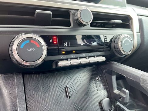 Used 2024 Toyota Tacoma TRD Sport image 15