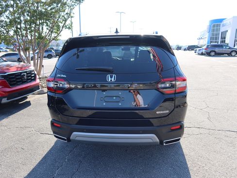 Used 2025 Honda Pilot Touring image 5