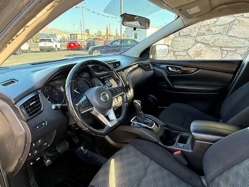 Used 2017 Nissan Rogue Sport SV w/ SV Premium Package image 9