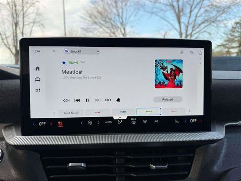 Used 2025 Ford Explorer Platinum image 28