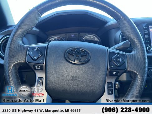 Used 2020 Toyota Tacoma TRD Off-Road w/ TRD Premium Off Road Package AWD/4WD image 21