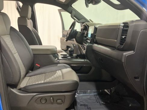 Used 2025 Chevrolet Silverado 1500 ZR2 image 25