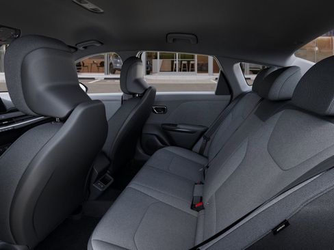 New 2025 Kia K4 LXS FWD image 18