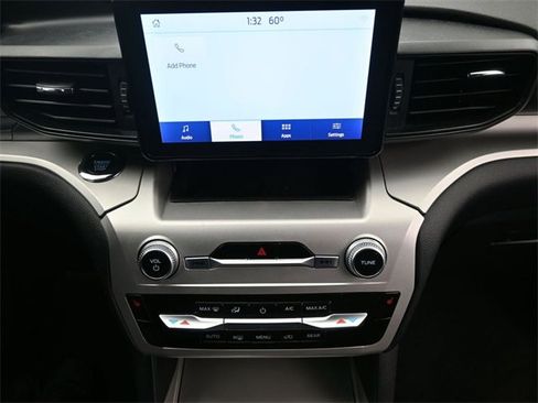 Used 2022 Ford Explorer XLT image 15