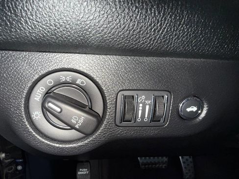 Used 2019 Dodge Challenger SXT w/ Plus Package image 18