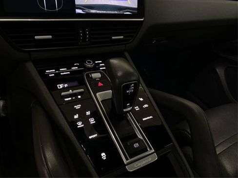 Used 2019 Porsche Cayenne AWD/4WD image 33