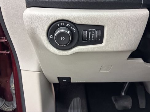 Used 2017 Chrysler Pacifica Limited FWD image 17
