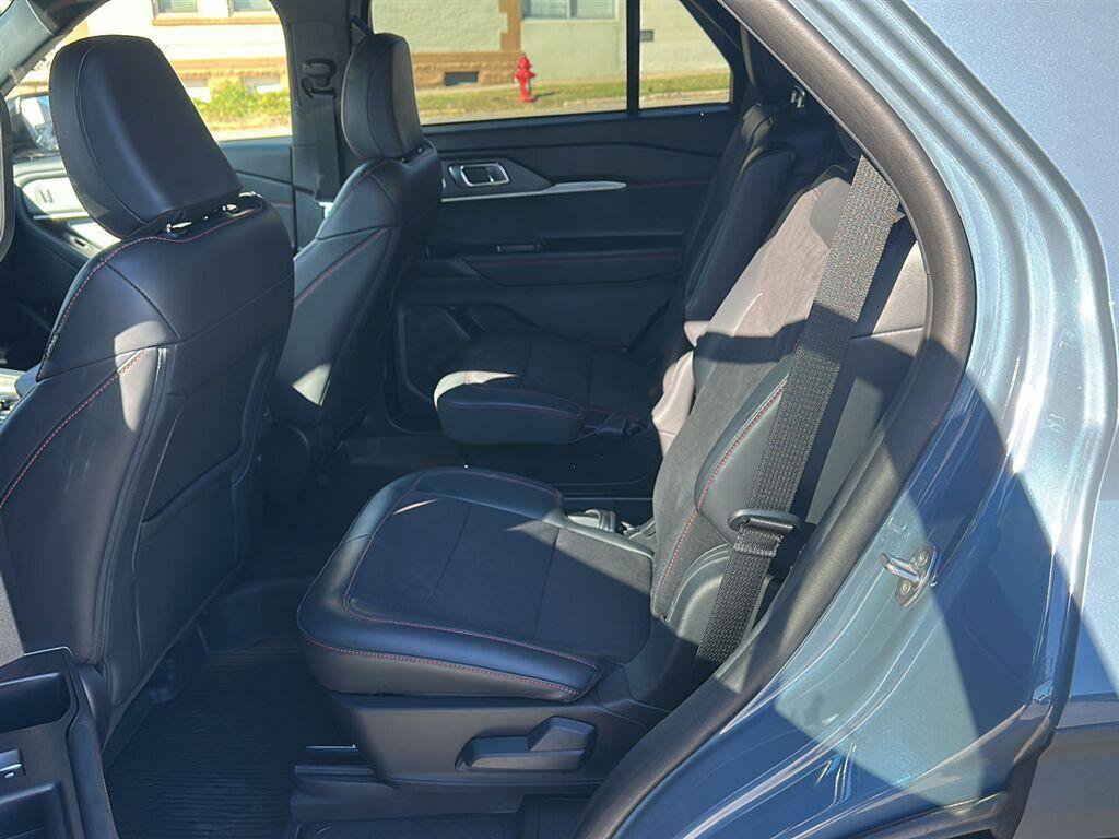 Used 2025 Ford Explorer ST w/ Sun And Sound Package AWD/4WD image 3