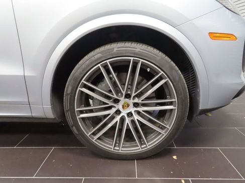 Used 2022 Porsche Cayenne S AWD/4WD image 17