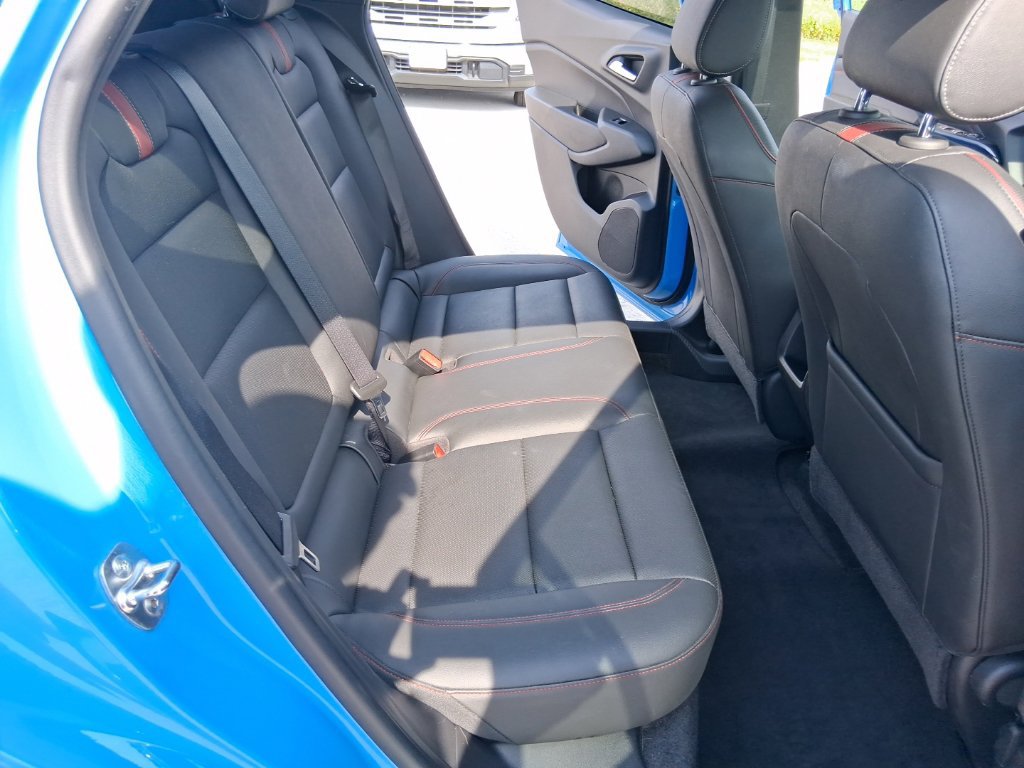 Used 2024 Chevrolet Trax RS w/ Sunroof Package FWD image 36