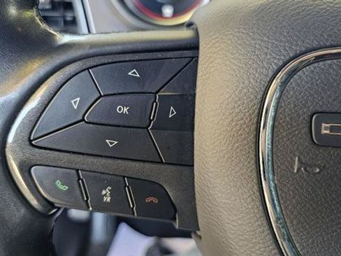 Used 2019 Dodge Challenger SXT RWD image 37