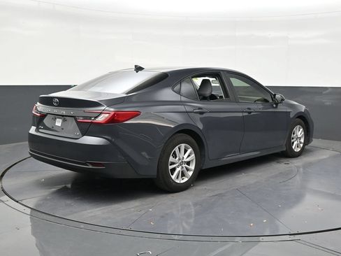 Used 2025 Toyota Camry LE FWD image 5