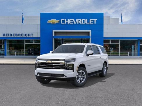 New 2026 Chevrolet Suburban LT image 8