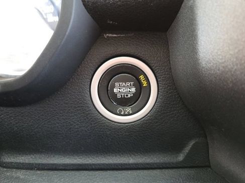 Used 2019 RAM 2500 Tradesman AWD/4WD image 9