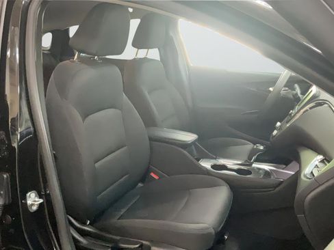 Used 2017 Chevrolet Malibu LT FWD image 19